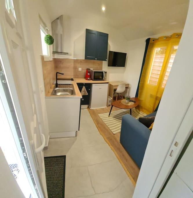 Petite Maison Cosy Dans Un Jardin. 埃尔蒙 外观 照片